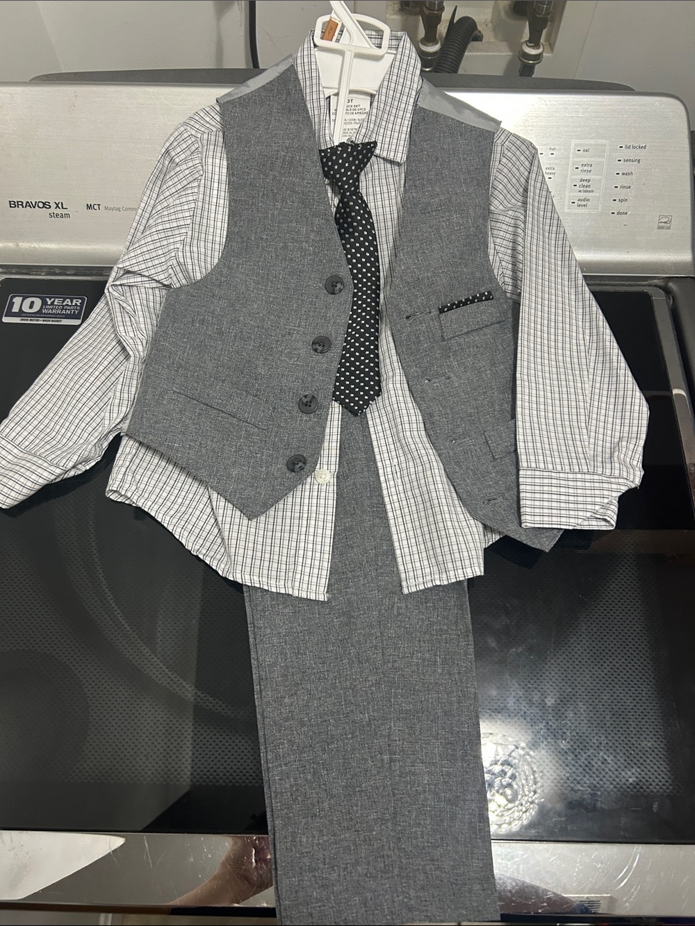 Boys 3T three piece suit set dress pants button down long sleeve shirt vest tie